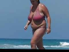 Belleza aceitosa Ella Nova se folla a su cliente pervertido madres maduras follando