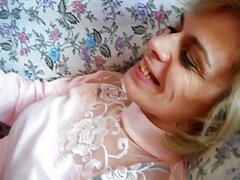 Puta pelirroja pone los cuernos a su novio con un xxx señoras ricas chico al azar