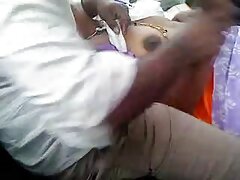 La maduritas masturbándose adolescente hormonal Alessandra Jane se folla a su padrastro